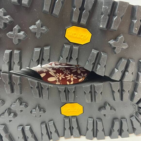 NWT Shindigs Women's Red Combat Boots Sz. 10 B Chunky Vibram Sole Lug Tread - Picture 11 of 12